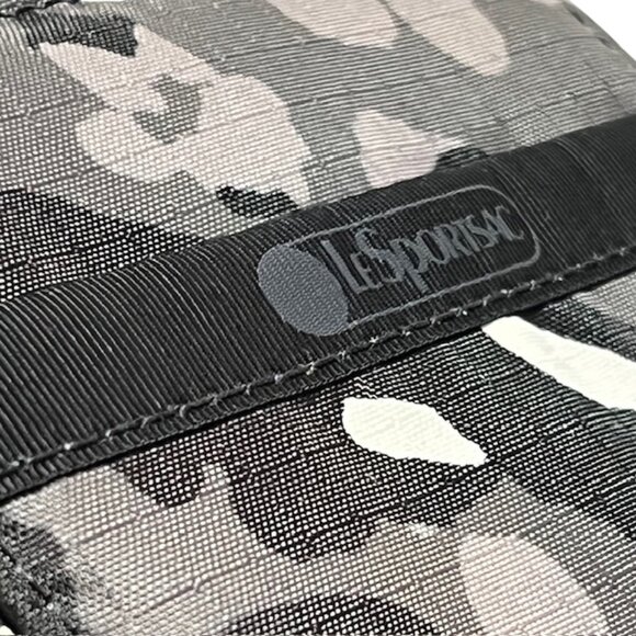 LE SPORTSAC Leopard Noir Bi-Fold Wallet NWT - Picture 3 of 15